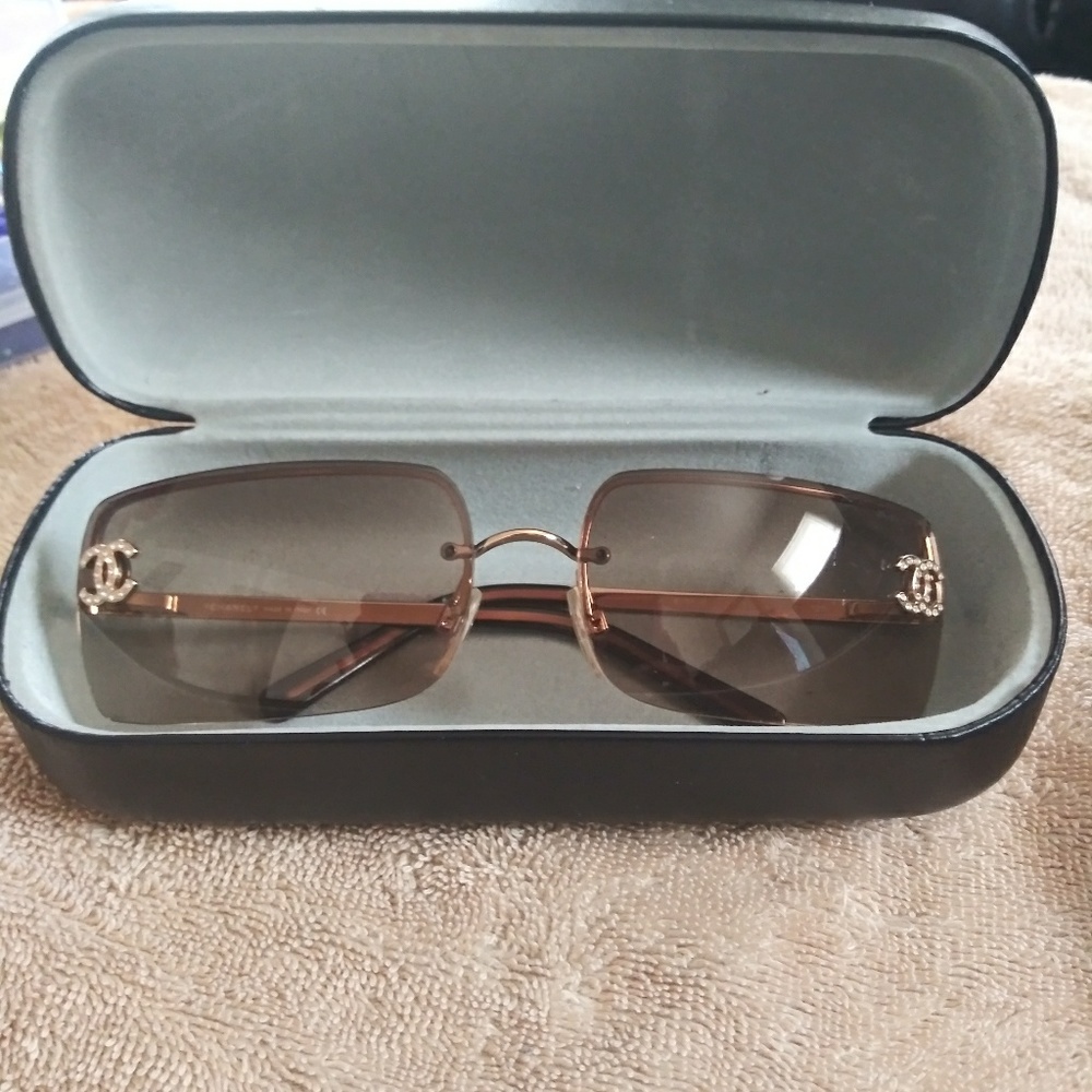 Channel glasses - Picture 2 of 2
